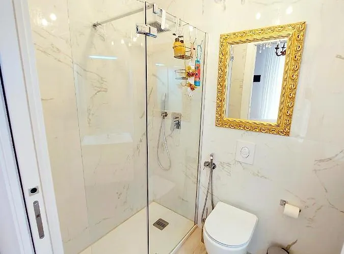 Piccolo 'deluxe & Rooms' アパートホテル 4*