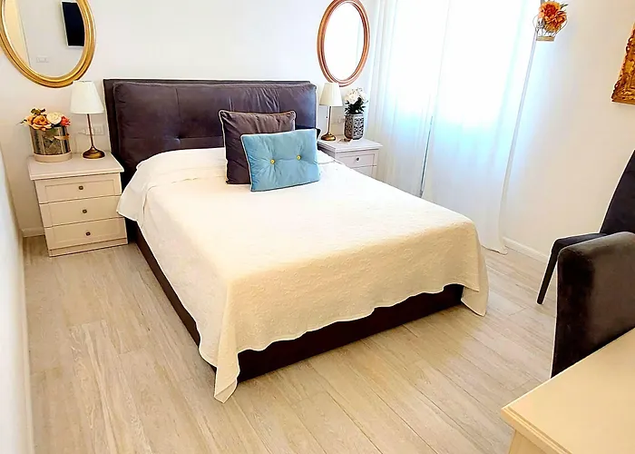 Piccolo 'deluxe & Rooms' アパートホテル ヴェローナ